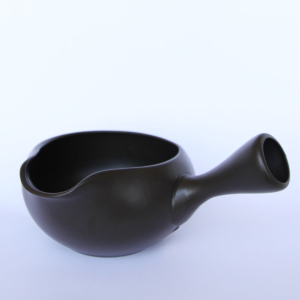 Yuzamashi / Matcha bowl [Black with red blur]