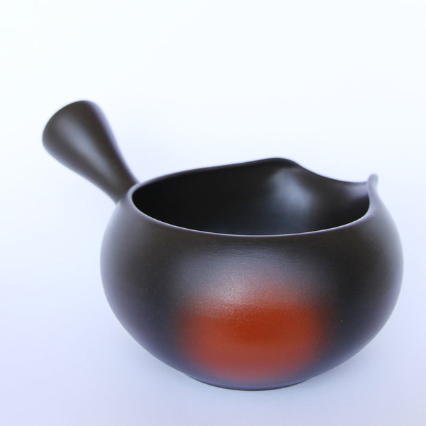 Yuzamashi / Matcha bowl [Black with red blur]